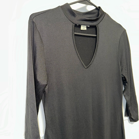 Women's Wishful Park Dress Size M Black Key hole front form fitting - Picture 12 of 12